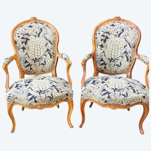 Paire de fauteuils cabriolets Louis XV