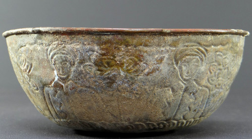 Arte Islamica, XV-XVI Secolo, Coppa in Bronzo Decoro Martellato.