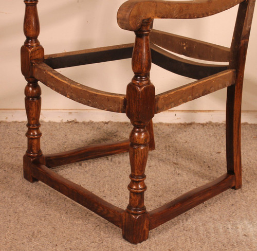 18th Century English Armchair In Oak