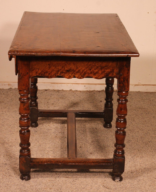 Table Louis XIII En Noyer -17° Siècle