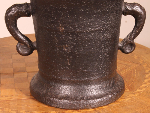 Mortier En Fonte De Fer 16° Siècle