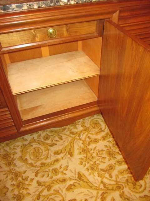 Art-Deco-Sideboard mit 3 Türen, Jagddekor