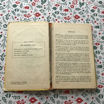 Reading Book For Children Year 30/40