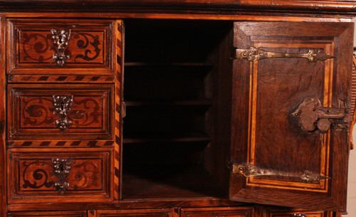 Cabinet Forêt Noir Daté 1590
