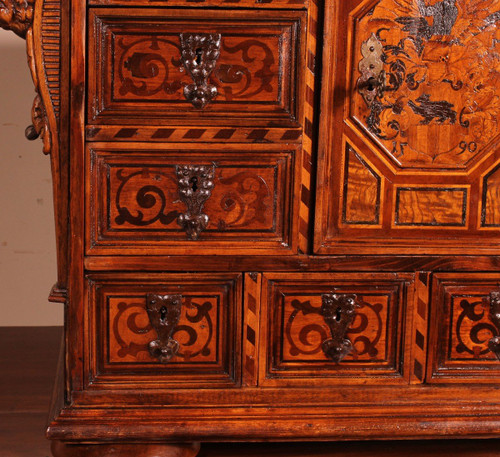 Cabinet Forêt Noir Daté 1590