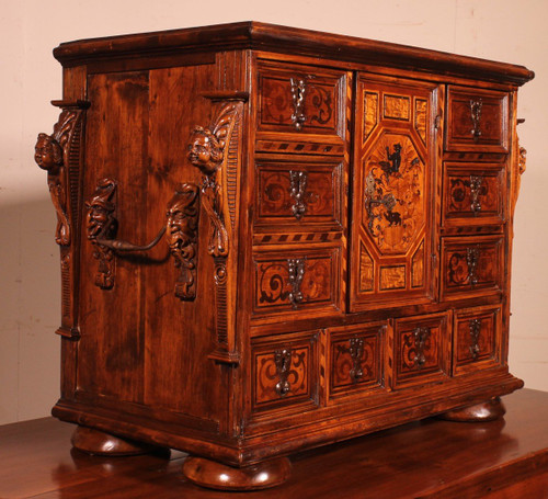 Cabinet Forêt Noir Daté 1590