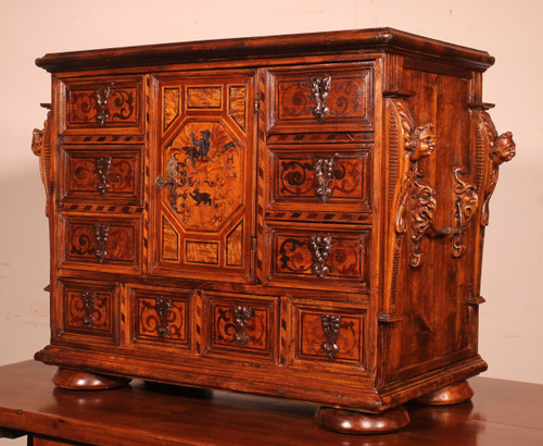 Cabinet Forêt Noir Daté 1590
