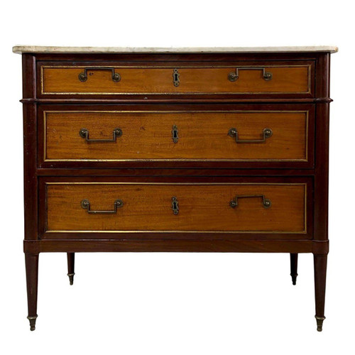 Louis XVI Kommode aus Mahagoni, 18. Mal, weiße Marmorplatte