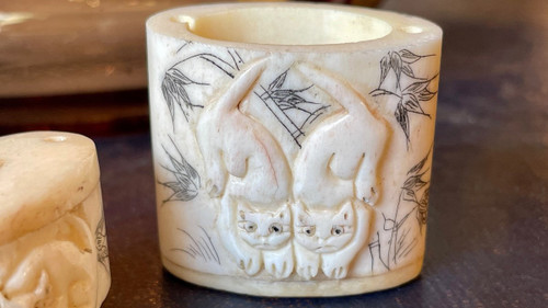 Inro En Os à Motif De Chat. Japon, XIXe Siècle