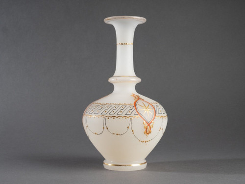Vase En Opaline Pâte De Riz, XIXe Siècle