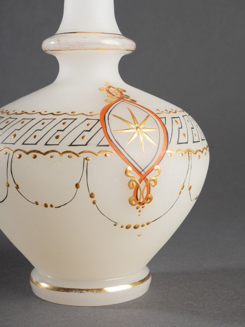 Vase En Opaline Pâte De Riz, XIXe Siècle