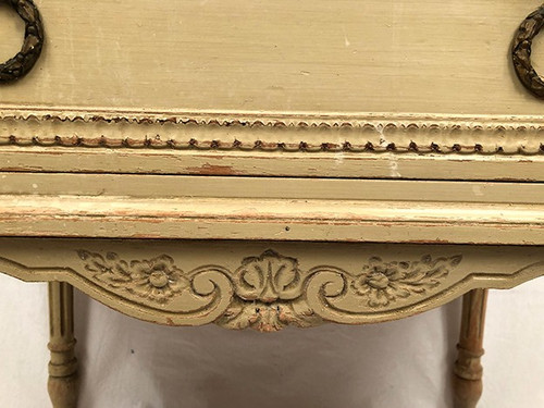 Kommode im Louis XVI-Stil aus cremefarben lackiertem Holz, um 1900