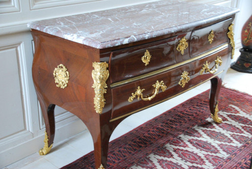 Commode Sauteuse à La Regence  XVIII  attribuée à Doirat