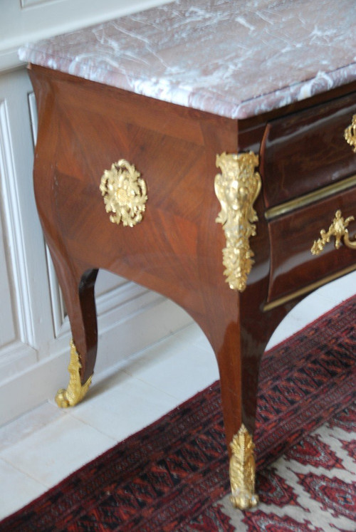 Commode Sauteuse à La Regence  XVIII  attribuée à Doirat