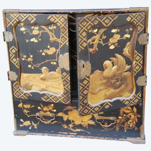 Cabinet En Laque Shodana    Japon XIX