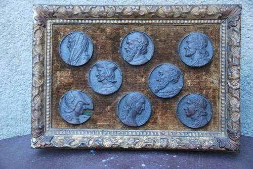 Ensemble De Profils De Personnages En Bois XVIIe siècle