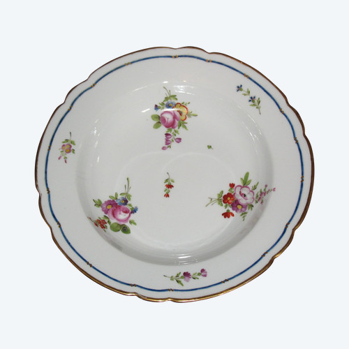 Assiette en porcelaine de Locré à décor floral époque 18ème