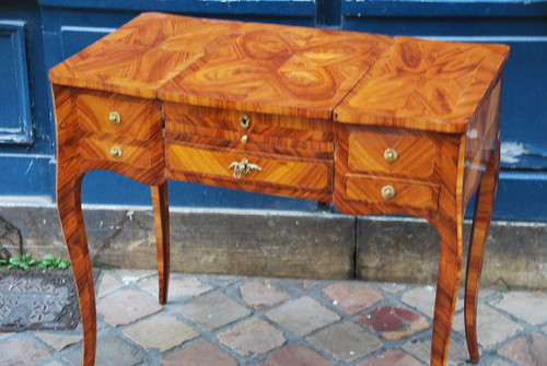 Frisiertisch aus Furnier, Louis XV, 18. Jahrhundert