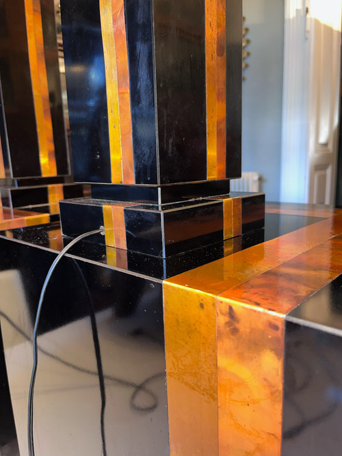 France, Circa 1970. Side tables & lamps set in lacquered wood and copper slats