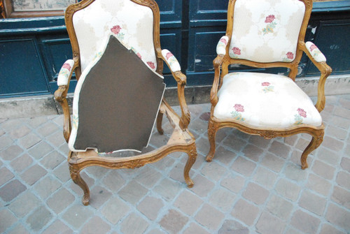 Paire De Fauteuils à Chassis époque Louis XV