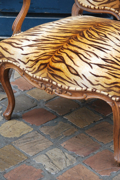 Large Fauteuil à Dossier Plat époque Louis XV   XVIIIe siècle