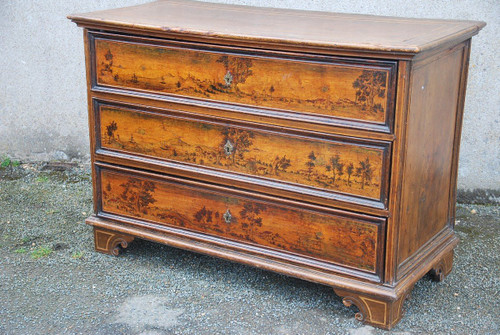 Commode En Noyer Fin XVII  Avec Scènes Paysagées