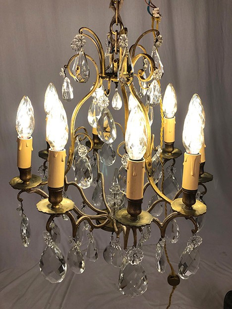 Lampadario a gabbia in ottone dorato e pendagli in vetro