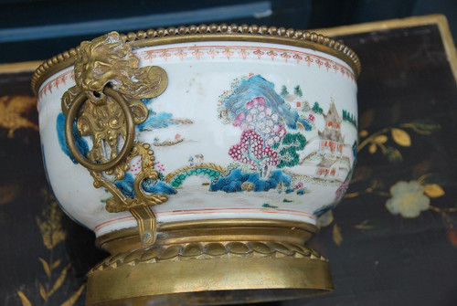 Cache Pot In Chinese Porcelain And Louis XIV Style Bronze Mount