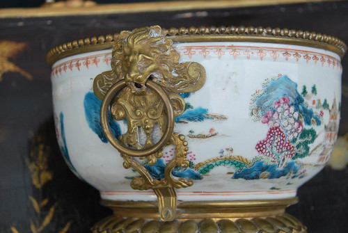 Cache Pot In Chinese Porcelain And Louis XIV Style Bronze Mount