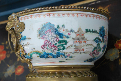 Cache Pot In Chinese Porcelain And Louis XIV Style Bronze Mount