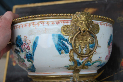 Cache Pot In Chinese Porcelain And Louis XIV Style Bronze Mount