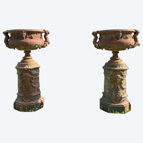Pair of cast iron vases and columns Val d'Osne 19th century