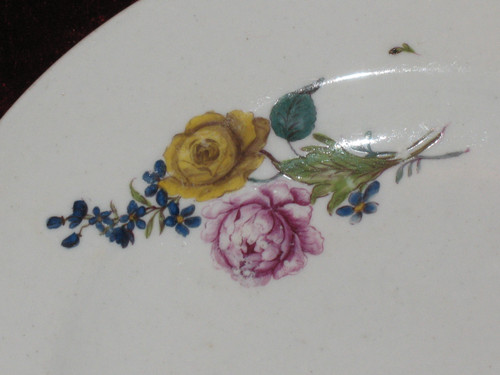 Pair of Saxony porcelain plates with floral decoration, 18th century