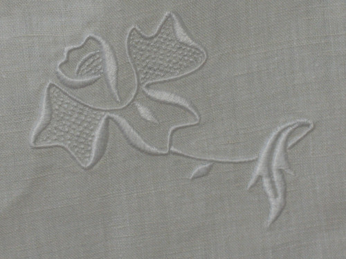 Large embroidered sheet and its 2 pillowcases in white embroidery and days d: 240 x 315 cm th. early 20th