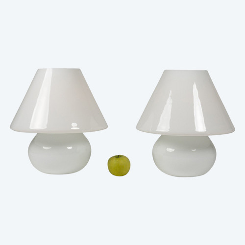 Coppia di lampade opaline bianche, anni '90