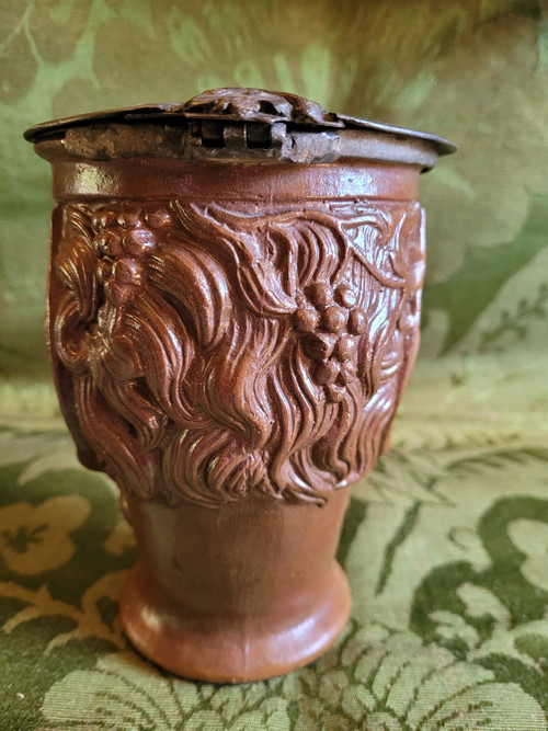 Pot à tabac à tête de faune en grés époque Napoleon III