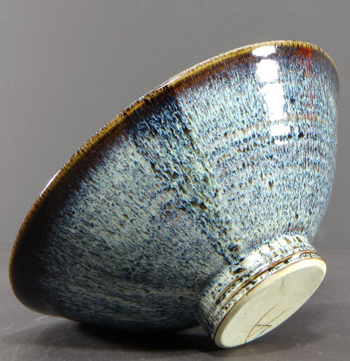 Antonio Lampecco (1932-2019), Coppa in ceramica decorata con smalti nei toni del blu e del marrone.
