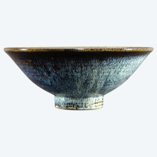 Antonio Lampecco (1932-2019), Coppa in ceramica decorata con smalti nei toni del blu e del marrone.