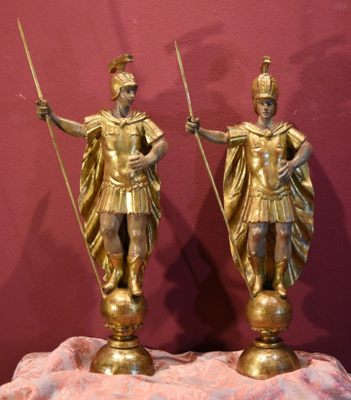 Coppia di soldati romani in legno dorato, Roma XVIII secolo