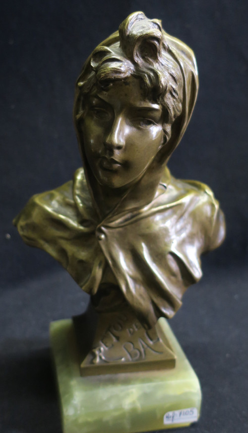 Bronze bust, return from a ball