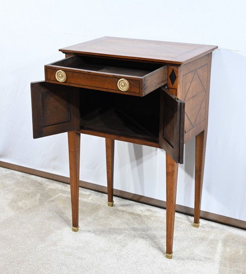 Petit Meuble de Salon en Noyer, style Transition Louis XVI/Directoire – 1ère Partie XIXe