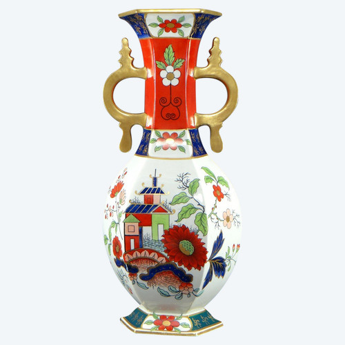 Manifattura Creil Et Montereau, anni '20, Vaso in fine terracotta con decori di ispirazione giapponese.