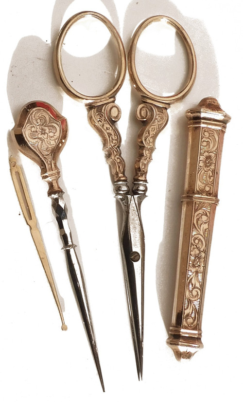 Vermeil sewing kit in tortoiseshell case