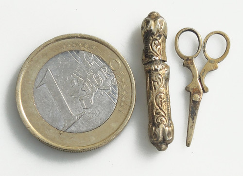 Miniature sewing set antique box 19th century