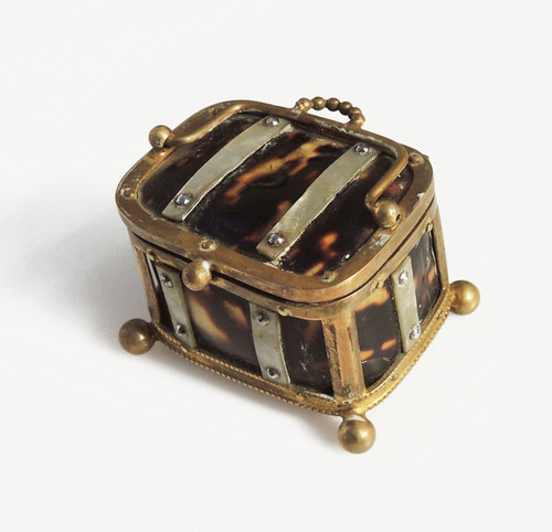 Miniature sewing set antique box 19th century