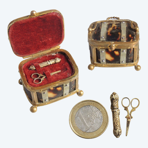 Miniature sewing set antique box 19th century