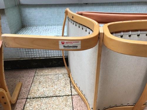 Tre poltrone scandinave in teak e pelle del 1970 circa di Westlanske