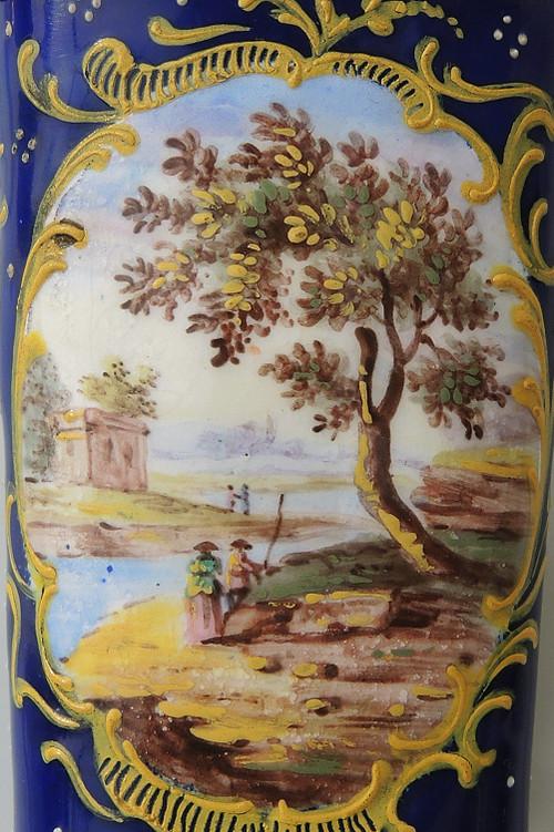Sewing set in a late 18th-early 19th-century enamelled case