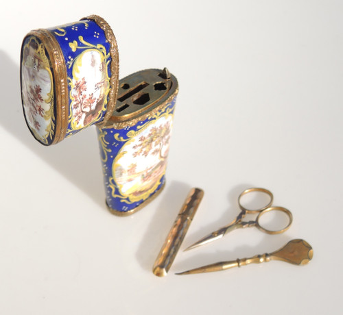 Sewing set in a late 18th-early 19th-century enamelled case