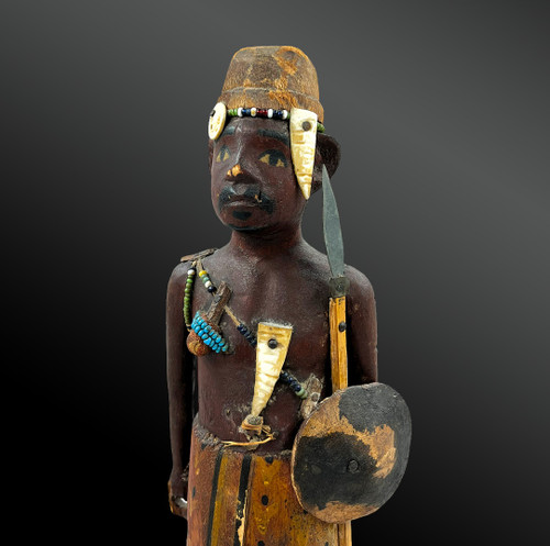 STATUTE of a Sakalava or Bara WARRIOR - Merina culture, South Africa - 20th century